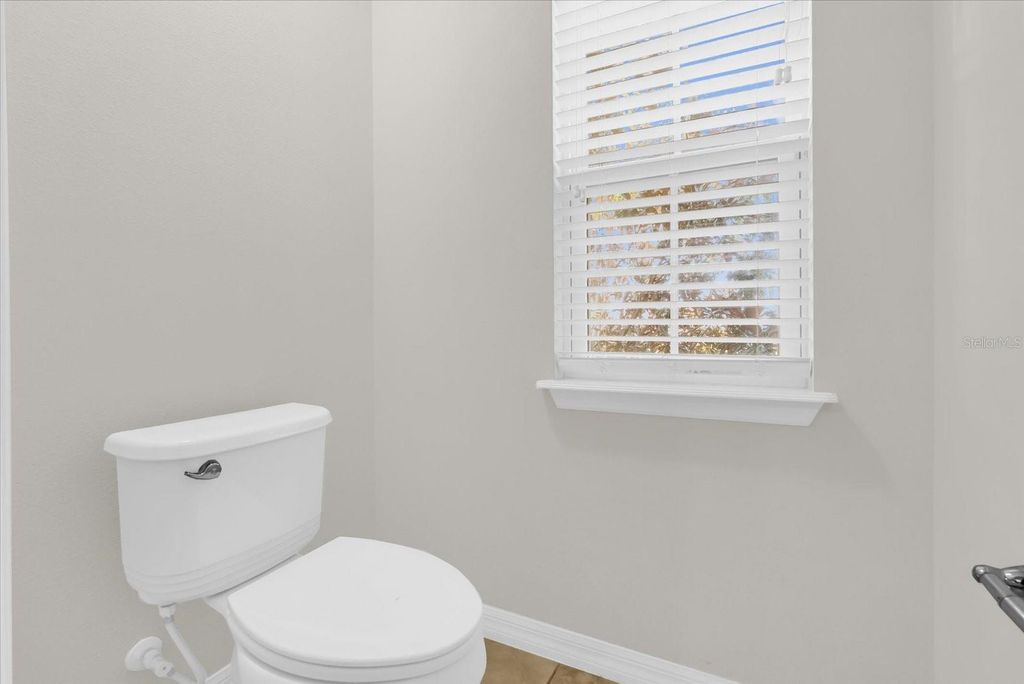 Image 22 of property listing at 11932 LORENZA LANE, Orlando, FL 32827