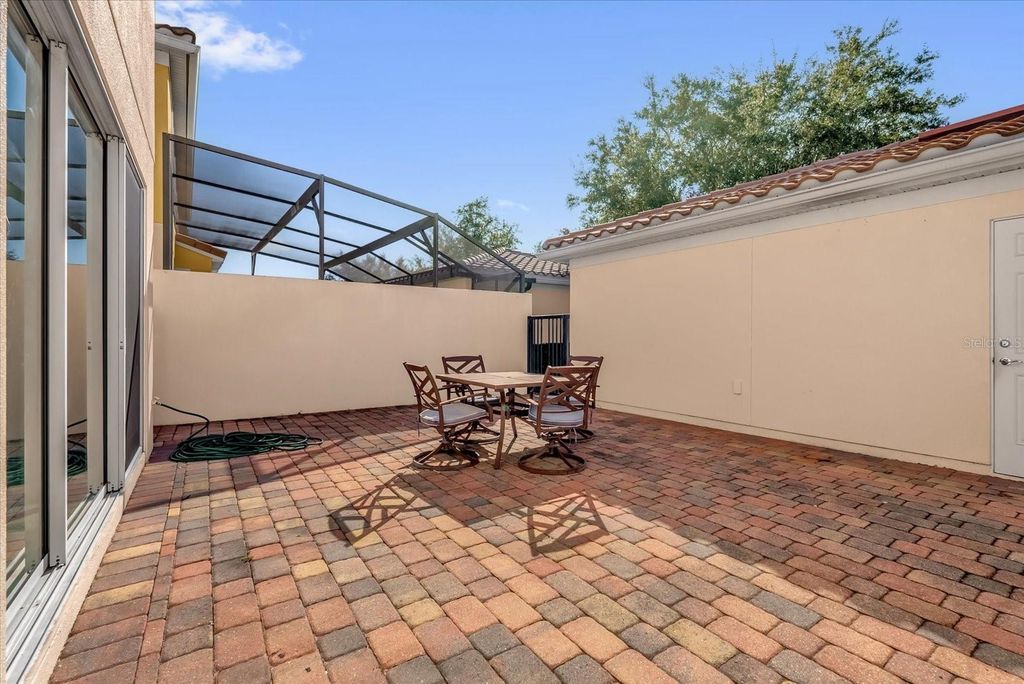 Image 27 of property listing at 11932 LORENZA LANE, Orlando, FL 32827