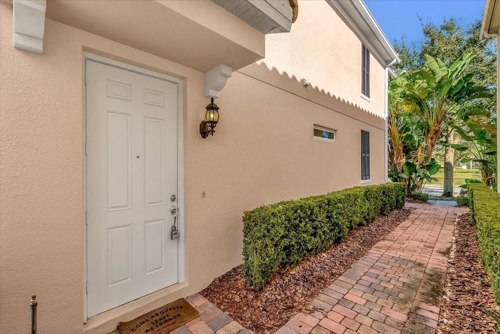 Image 29 of property listing at 11932 LORENZA LANE, Orlando, FL 32827