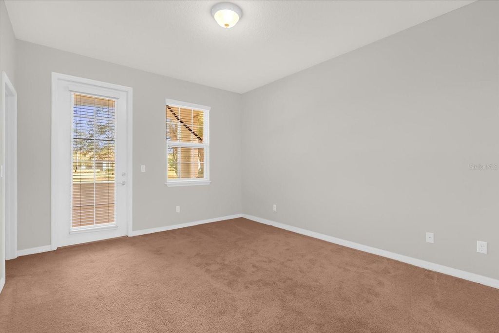 Image 9 of property listing at 11932 LORENZA LANE, Orlando, FL 32827