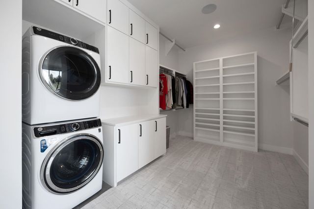 1307 E Bluestem Ct, Andover, KS 67002