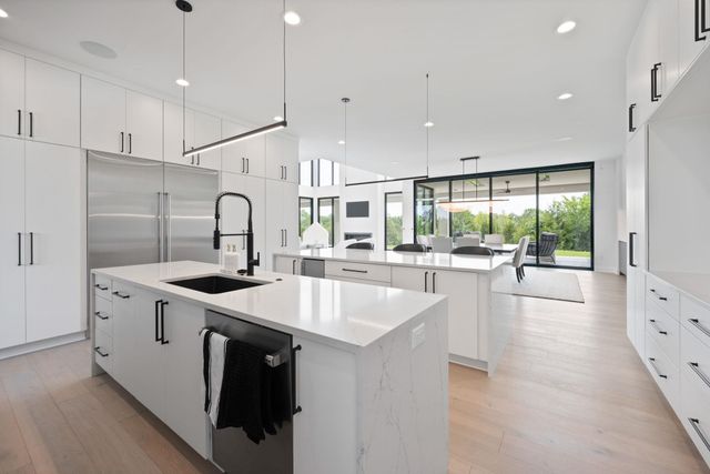 1307 E Bluestem Ct, Andover, KS 67002