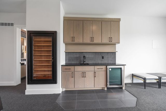 1307 E Bluestem Ct, Andover, KS 67002