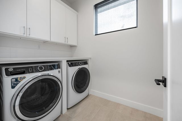 1307 E Bluestem Ct, Andover, KS 67002