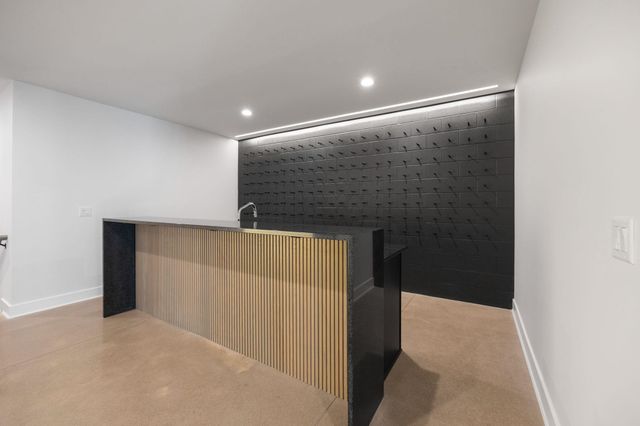 1307 E Bluestem Ct, Andover, KS 67002