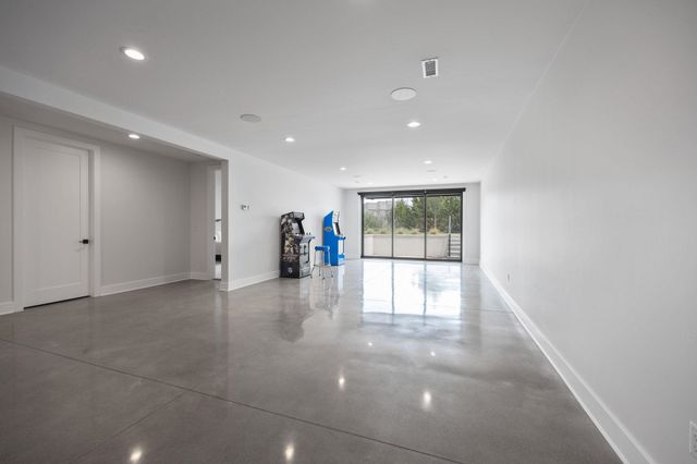 1307 E Bluestem Ct, Andover, KS 67002