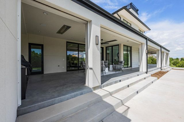 1307 E Bluestem Ct, Andover, KS 67002