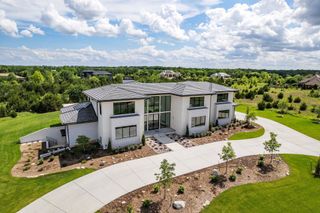 1307 E Bluestem Ct, Andover, KS 67002