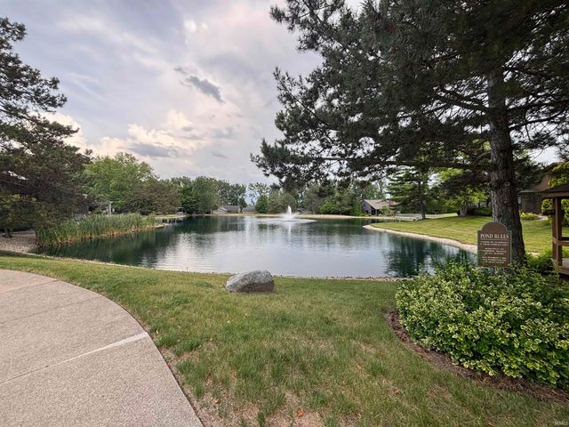 9512 CAMBERWELL Drive, Fort Wayne, IN 46804