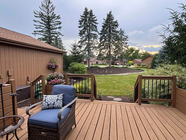 9512 CAMBERWELL Drive, Fort Wayne, IN 46804