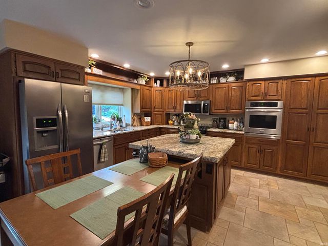 9512 CAMBERWELL Drive, Fort Wayne, IN 46804