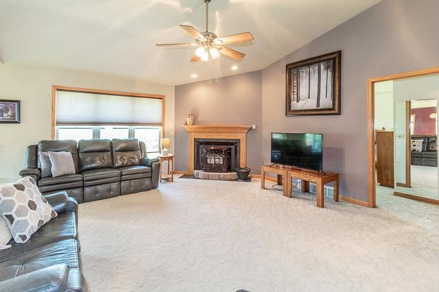 E7420 STAGE ROAD, New London, WI 54961
