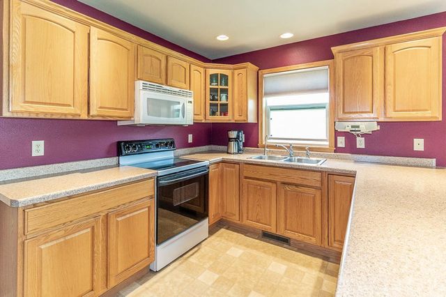 E7420 STAGE ROAD, New London, WI 54961
