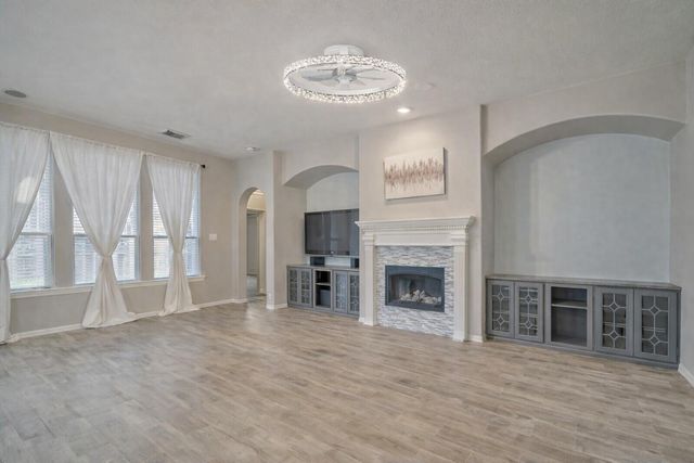 18411 Shallow Oak Court, Tomball, TX 77377