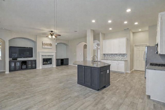 18411 Shallow Oak Court, Tomball, TX 77377