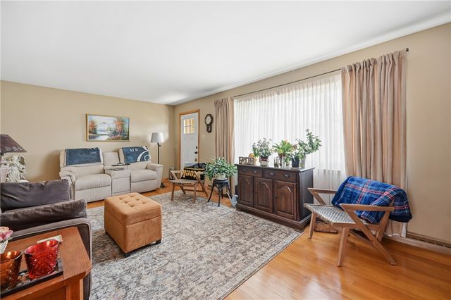 256 Donald Rd., Hermitage, PA 16148