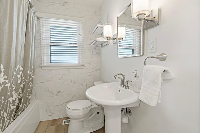 3052 Nevada Avenue S, Saint Louis Park, MN 55426