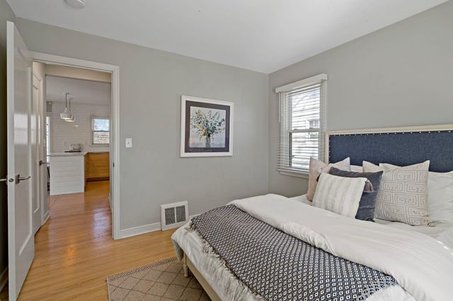 3052 Nevada Avenue S, Saint Louis Park, MN 55426