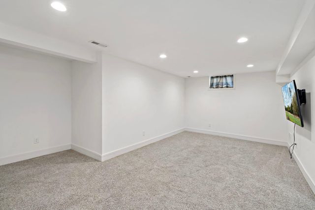 3052 Nevada Avenue S, Saint Louis Park, MN 55426