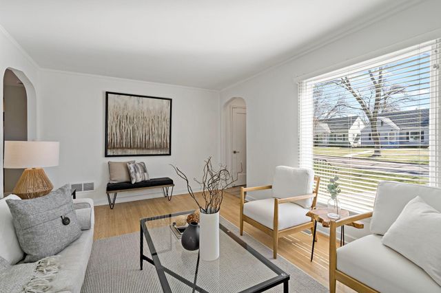 3052 Nevada Avenue S, Saint Louis Park, MN 55426