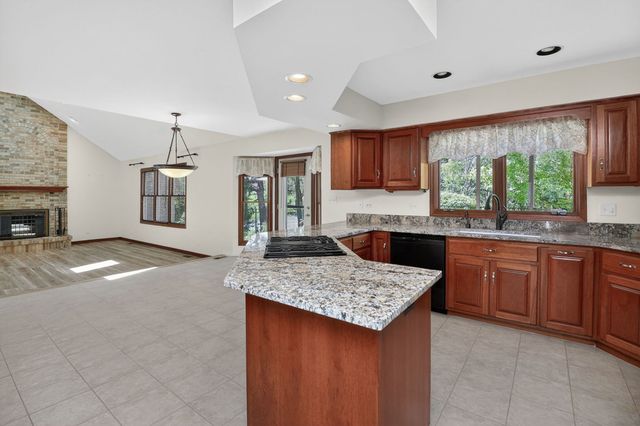 0N462 Arbor Court, Winfield, IL 60190