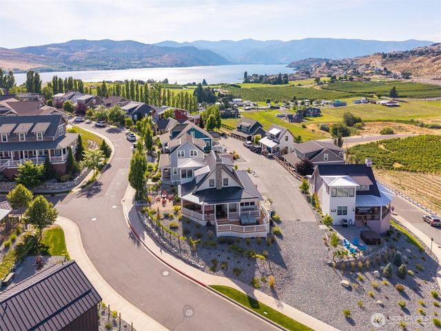102 Porcupine Lane, Chelan, WA 98816