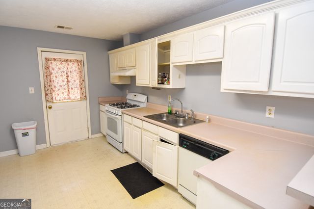 120 Park Place, Barnesville, GA 30204