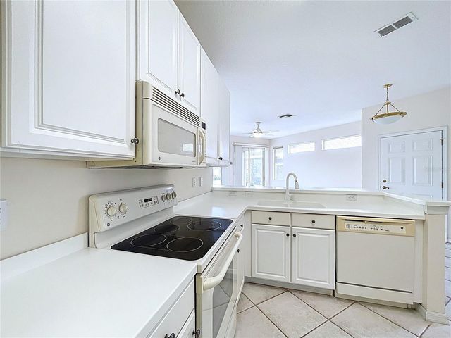 2046 INVERNESS GREENS DRIVE 2046, Sun City Center, FL 33573
