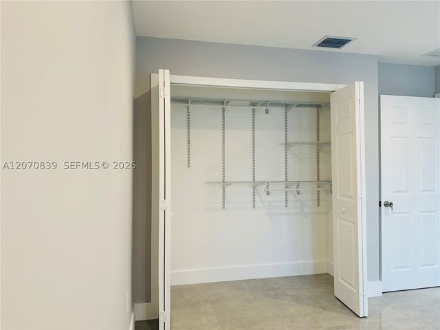 1221 SW 76th Ct, Miami, FL 33144