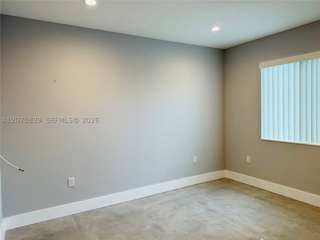 1221 SW 76th Ct, Miami, FL 33144