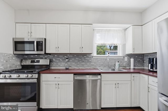 1519 SILVER LAKE RD, Langhorne, PA 19047
