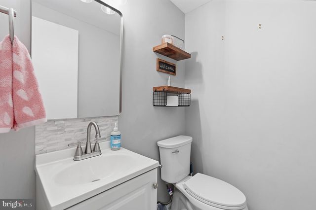 1519 SILVER LAKE RD, Langhorne, PA 19047
