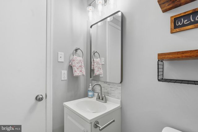 1519 SILVER LAKE RD, Langhorne, PA 19047