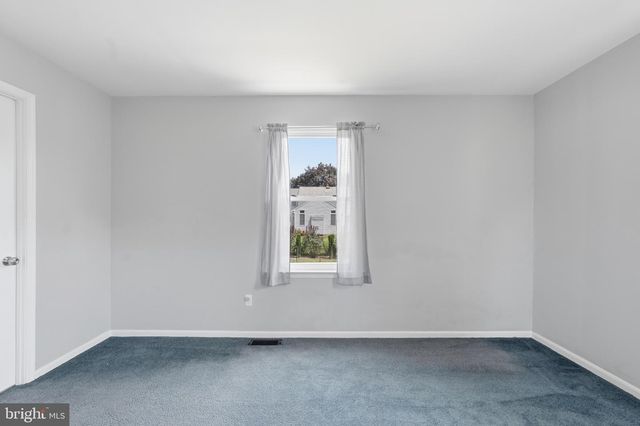 1519 SILVER LAKE RD, Langhorne, PA 19047