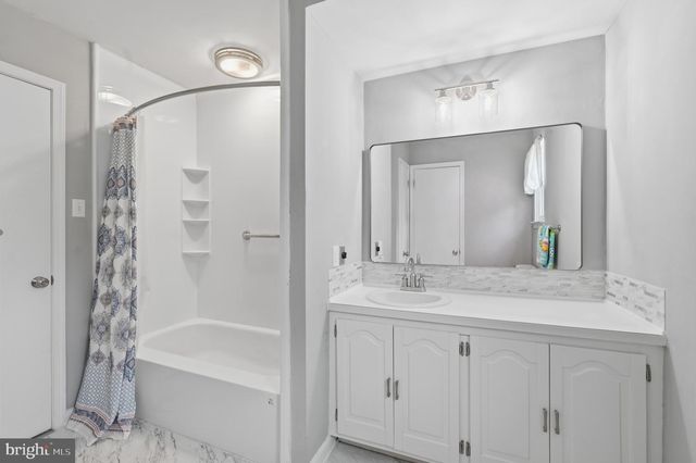 1519 SILVER LAKE RD, Langhorne, PA 19047