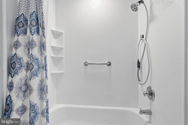 1519 SILVER LAKE RD, Langhorne, PA 19047