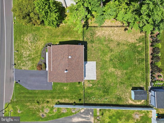 1519 SILVER LAKE RD, Langhorne, PA 19047