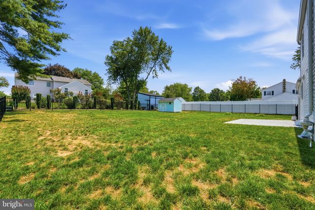 1519 SILVER LAKE RD, Langhorne, PA 19047
