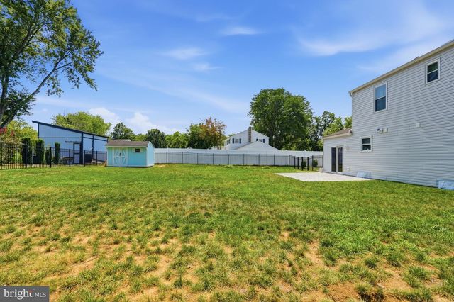 1519 SILVER LAKE RD, Langhorne, PA 19047