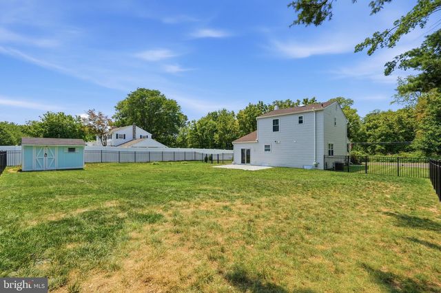 1519 SILVER LAKE RD, Langhorne, PA 19047