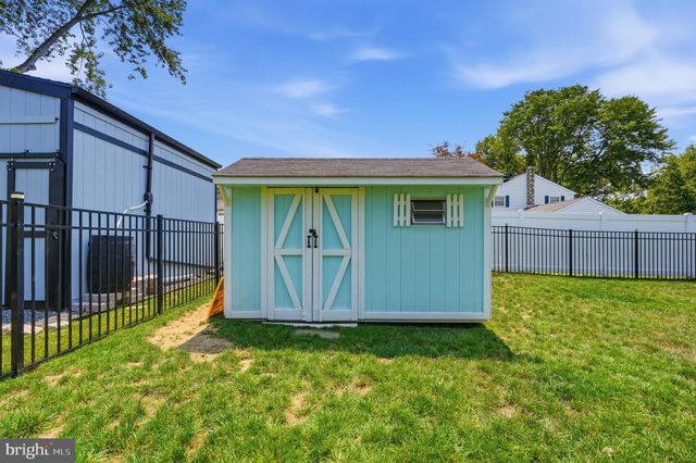 1519 SILVER LAKE RD, Langhorne, PA 19047
