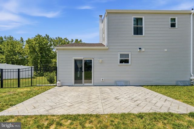 1519 SILVER LAKE RD, Langhorne, PA 19047