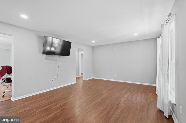 1519 SILVER LAKE RD, Langhorne, PA 19047