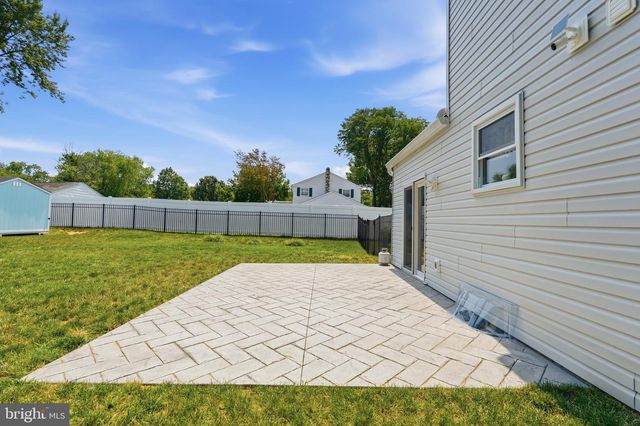 1519 SILVER LAKE RD, Langhorne, PA 19047