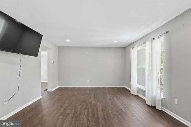 1519 SILVER LAKE RD, Langhorne, PA 19047