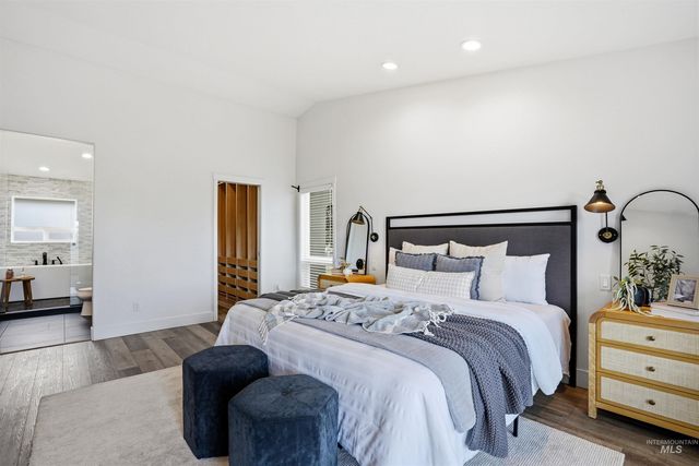 2020 Primrose Ln, Nampa, ID 83686