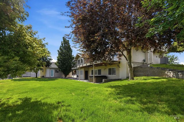 2020 Primrose Ln, Nampa, ID 83686