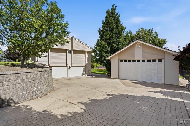 2020 Primrose Ln, Nampa, ID 83686