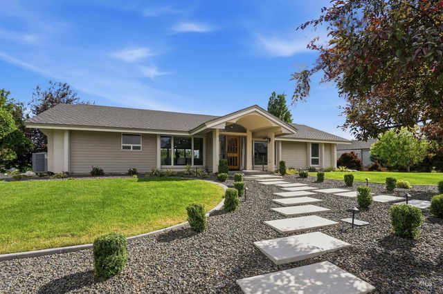 2020 Primrose Ln, Nampa, ID 83686
