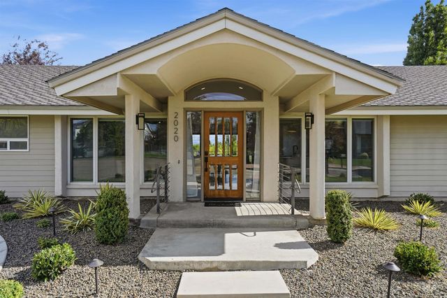 2020 Primrose Ln, Nampa, ID 83686